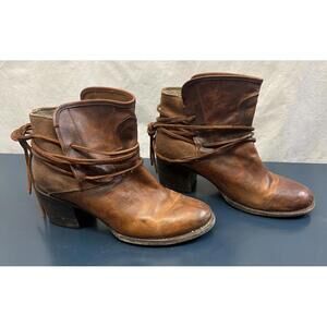 Freebird Casey Women's Brown Leather Boots Booties Laces Distressed Size 9